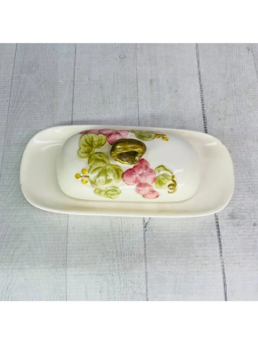 MCM Metlox Poppytrail Vernon VINTAGE PINK Grapes 1/4 Pound Covered Butter Dish